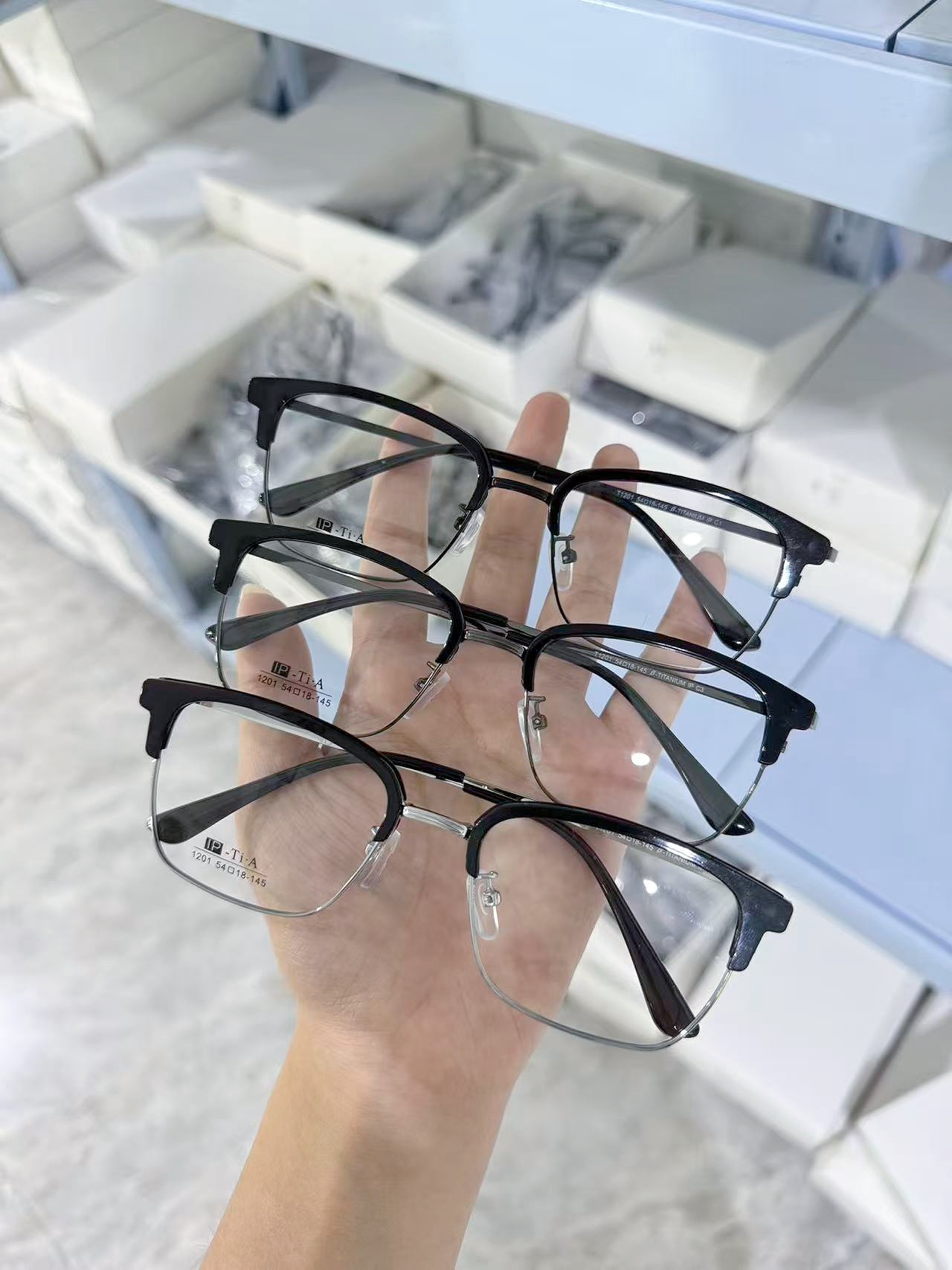 Economical Factory Direct Supply Brow Line Frame Eyewear Durable TR90 Metal Eyeglasses Frame for Optical Shop Wholesalers