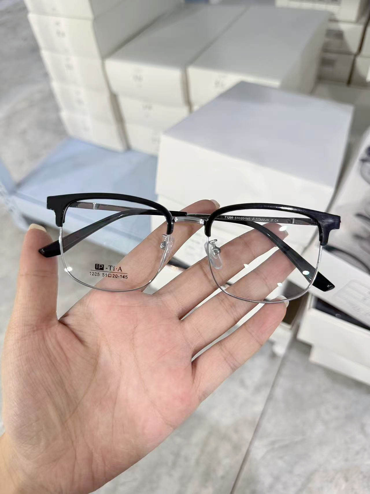 Economical Factory Direct Supply Brow Line Frame Eyewear Durable TR90 Metal Eyeglasses Frame for Optical Shop Wholesalers