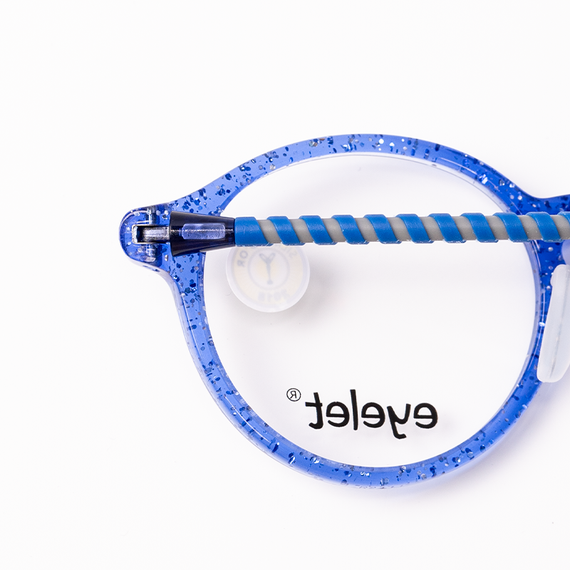 U-Shape hinge engineering for active movement and impact absorption